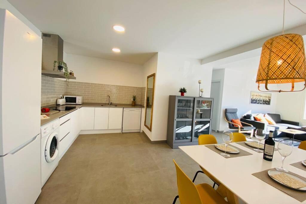 70 M2, Apartamento Cerca De La Playa, Apto Minusvalidos. Roses Exterior photo